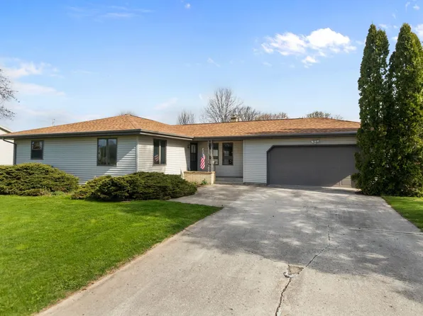 W1715 Wagner St, Mount Calvary, WI 53057