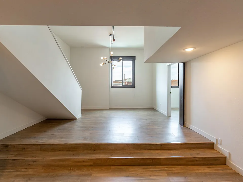 174 S Howard St #17
