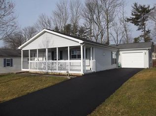 552 Greentree Dr, New Hope, PA 18938