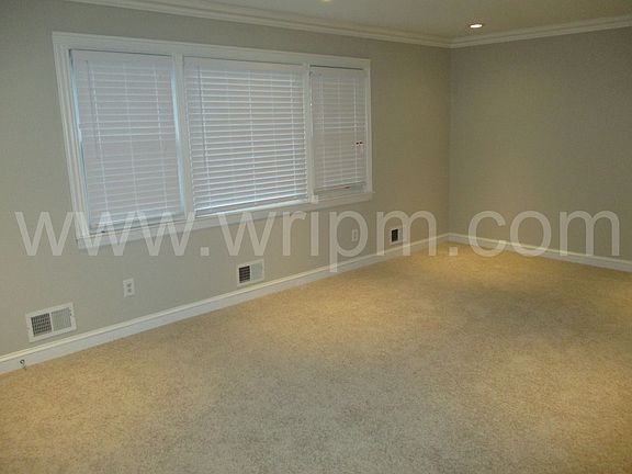 4th image of 15 Dartmouth Ave APT 2A