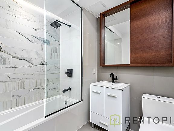 4th image of 581 Ocean Pkwy APT 5G