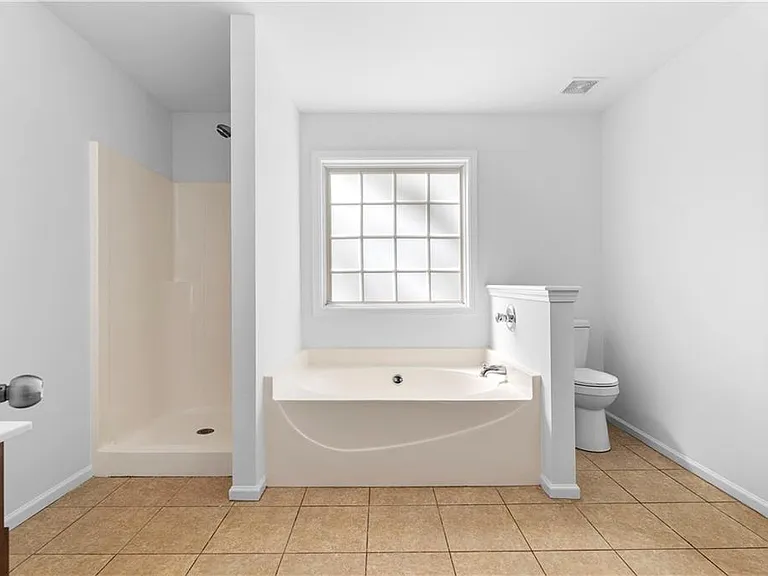 80 Castle Ct — Photo 20