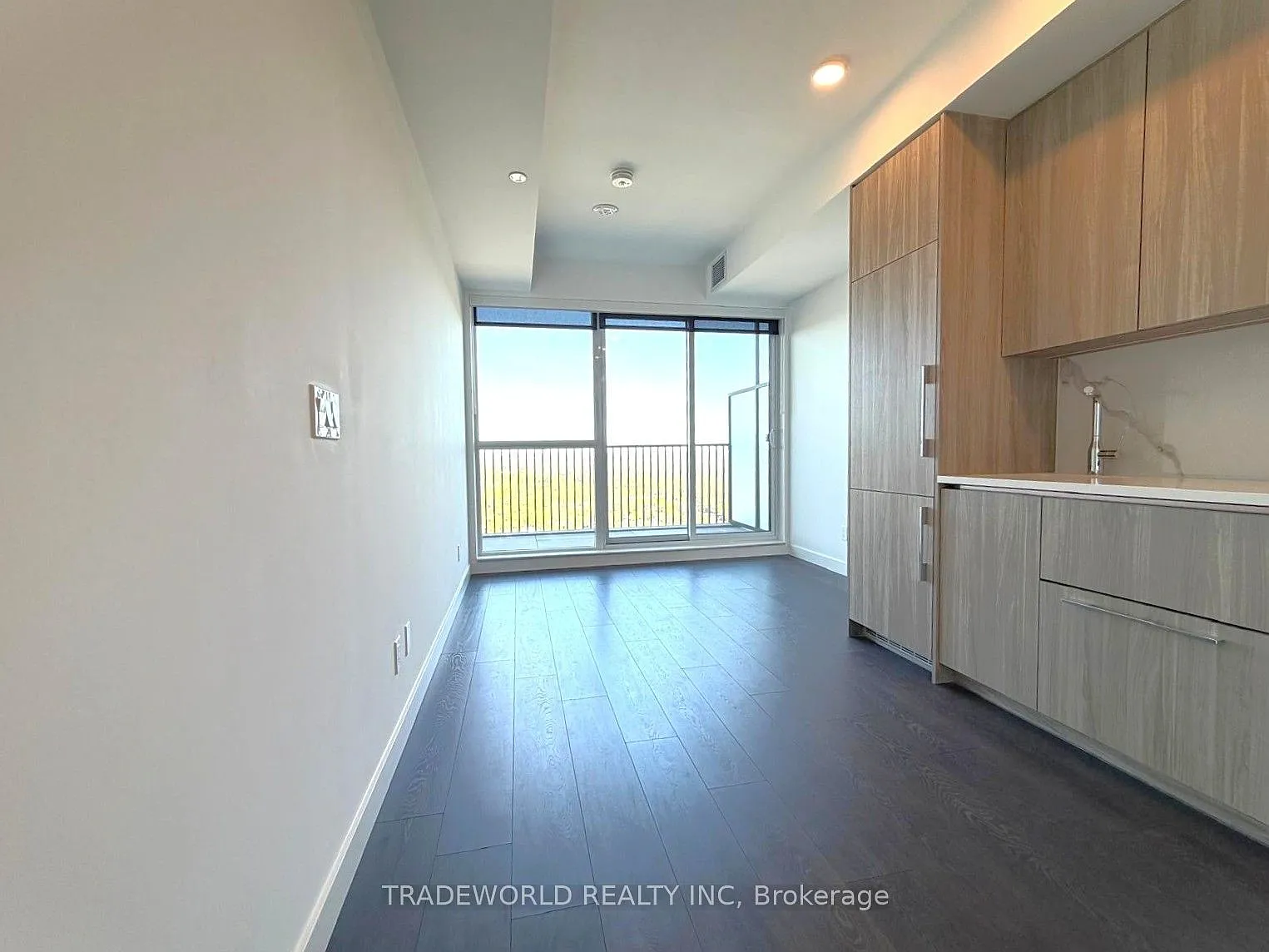 Studio, $1,800 — Photo 2