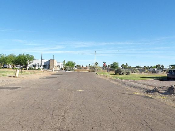 4th image of 16044 N 66th Dr