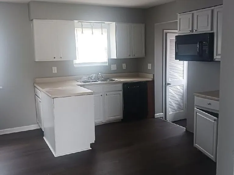 4414 Tara Gale Ct — Photo 6