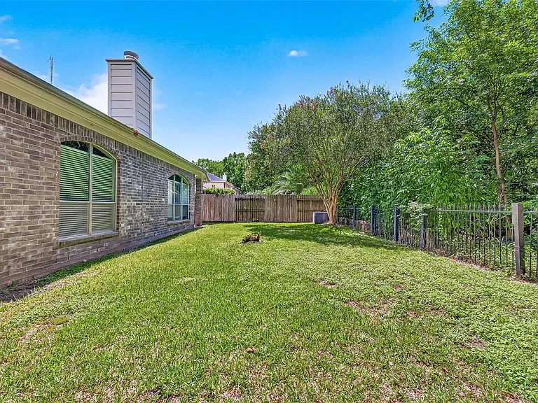 20906 Nettlebrook Ln — Photo 31