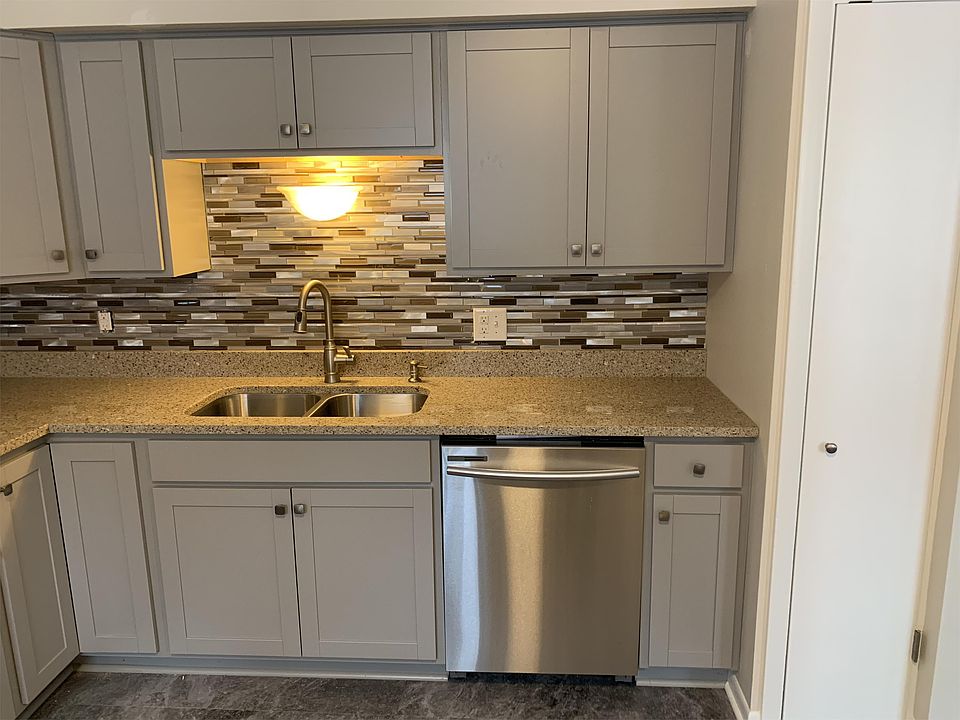 1st image of 2311 E North Ave APT 6