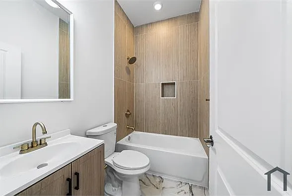 869 N 43rd St #4 — Photo 5