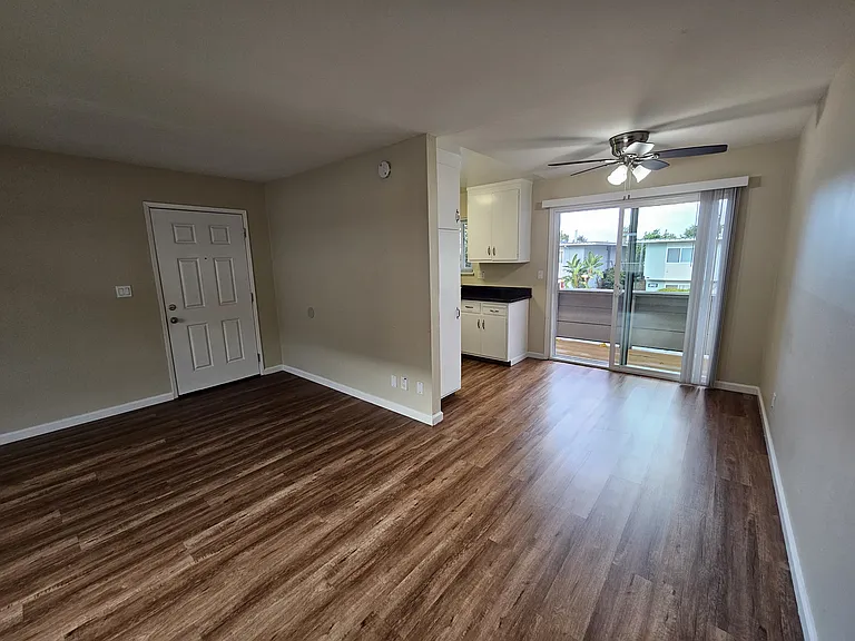 527 Walker Dr — Photo 9