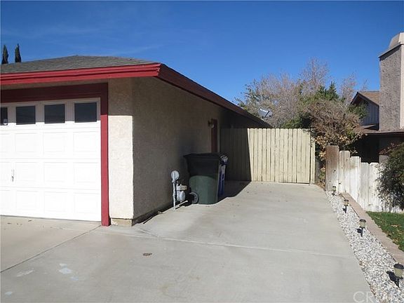 2nd image of 15590 Tamarack Dr