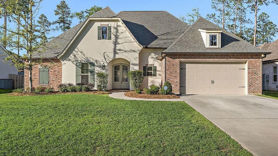 1st image of 109 Chateau Papillon Dr