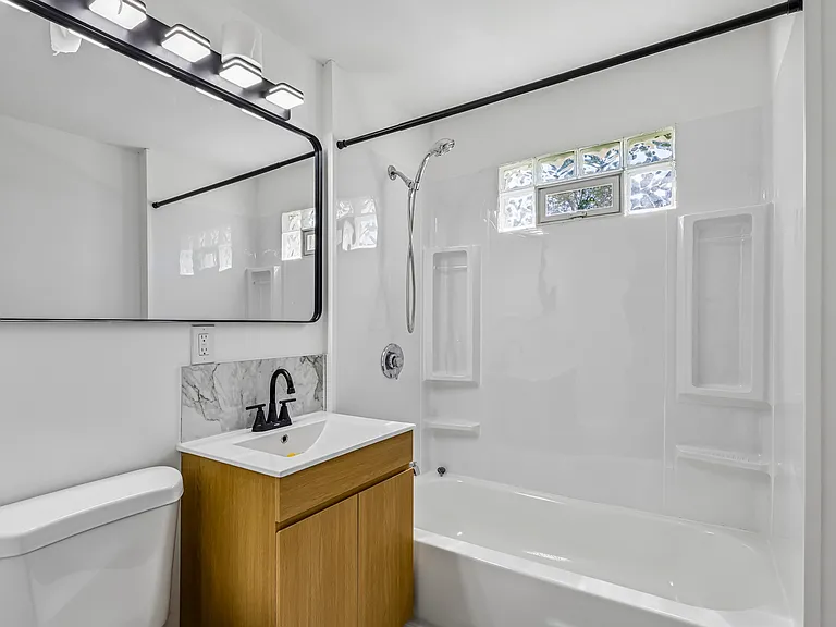 1825 Lakeview Rd #D — Photo 8