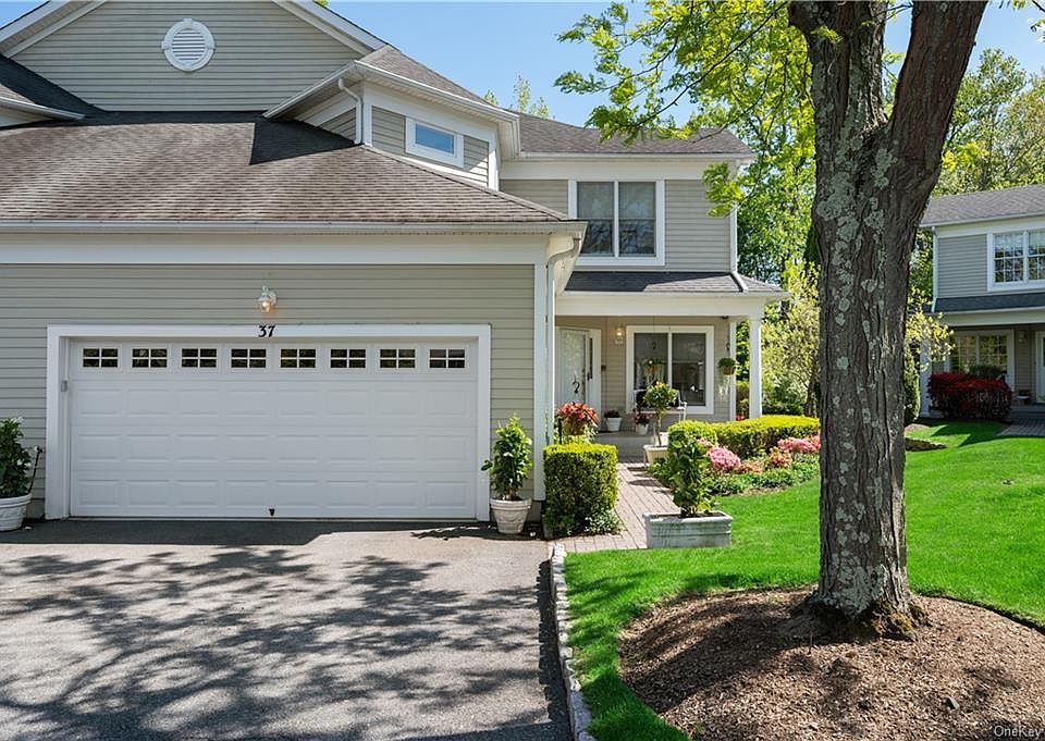 1st image of 37 Club Pointe Dr