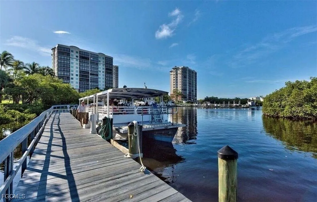 2 bed, 2.0 bath, 1326 sqft, $2,950 — Photo 3