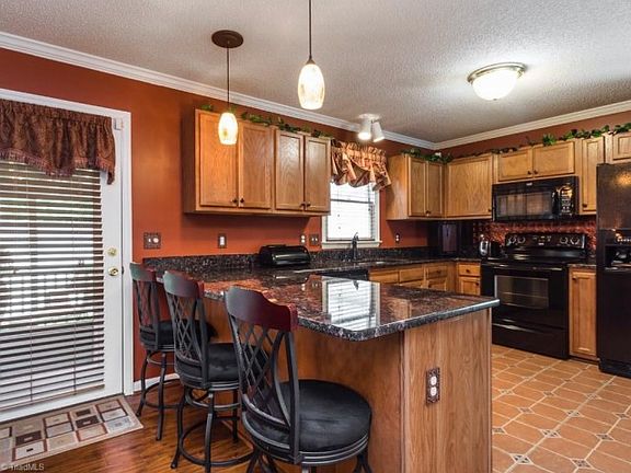 4th image of 2537 Corinth Dr