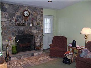4th image of 70 Lakeshore Dr E