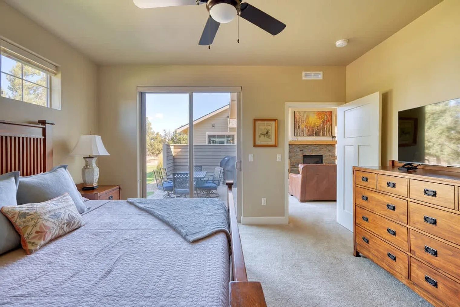 3 bed, 2.0 bath, 1905 sqft, $6,065 — Photo 3