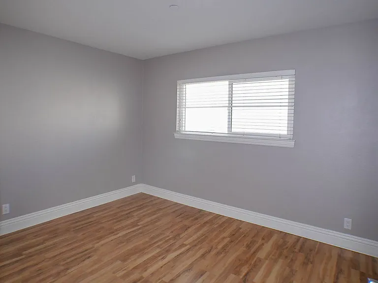 7509 Draper Ave #202 — Photo 21