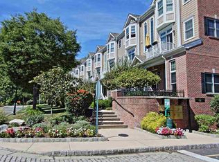 403 Kingston Ct, West New York, NJ 07093