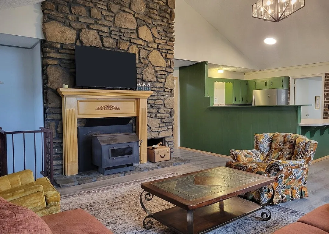 3 bed, 2409 sqft, $2,800 — Photo 4