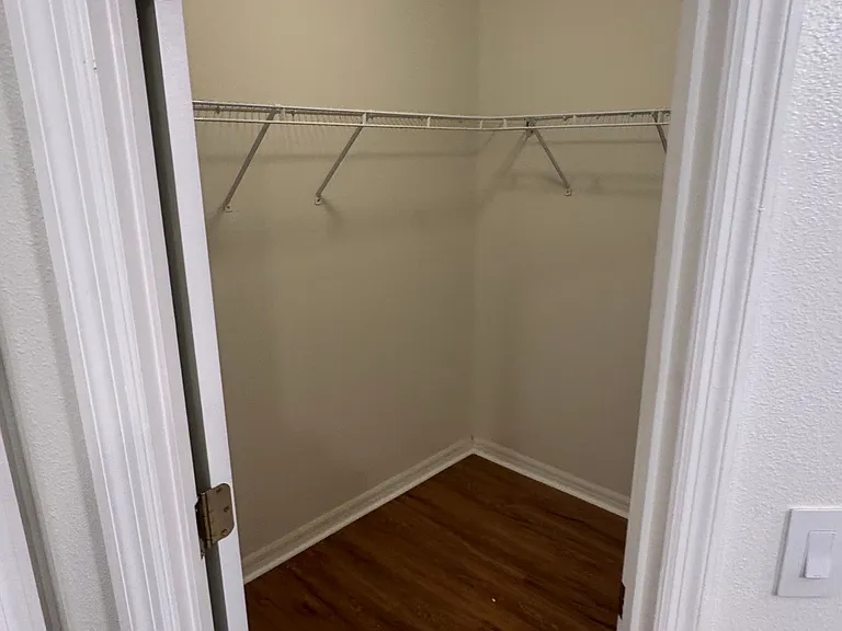1823 Ashton Dr E — Photo 16