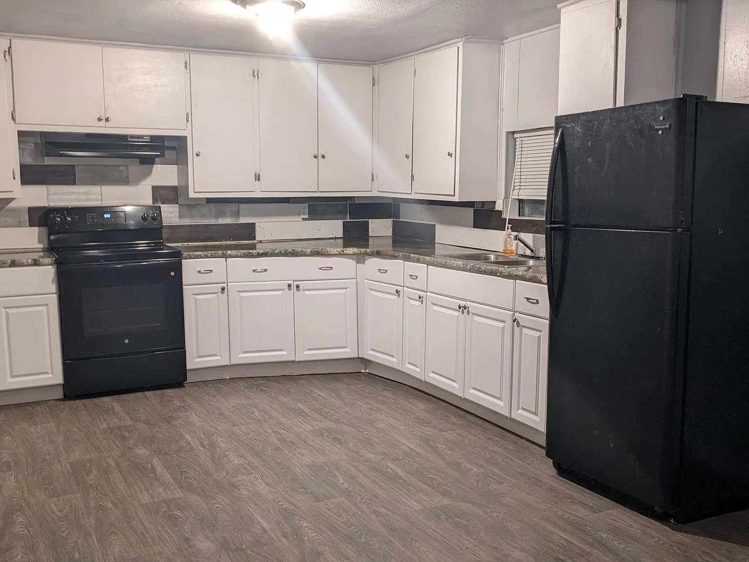 4 bed, 1608 sqft, $1,750 — Photo 2