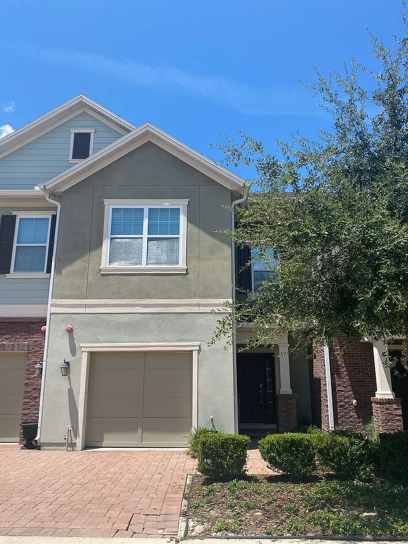 2 Bedroom 2.5 Bath Townhome In The Hamptons — Photo 1