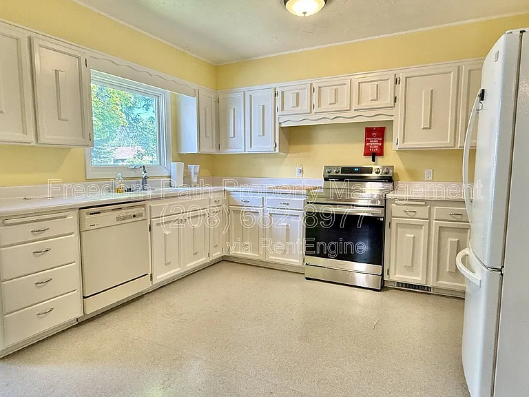 1008 Church St — Photo 7