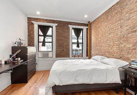 4th image of 115 Elizabeth St APT 1A
