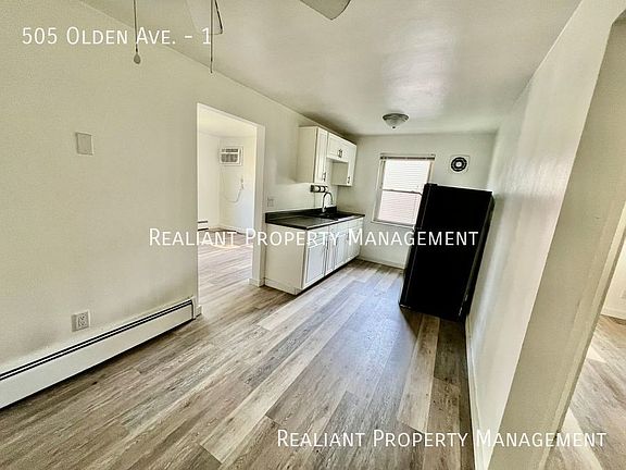 5th image of 505 Olden Ave APT 1