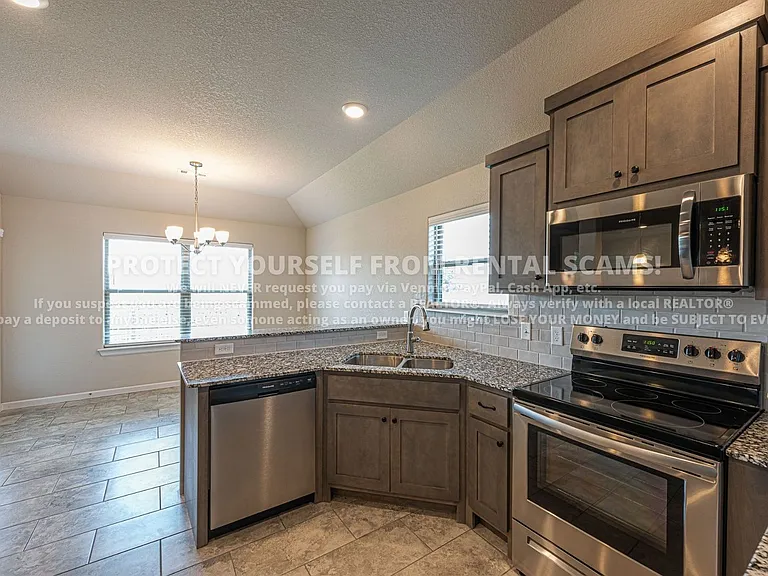 4523 W Havana Ave — Photo 5