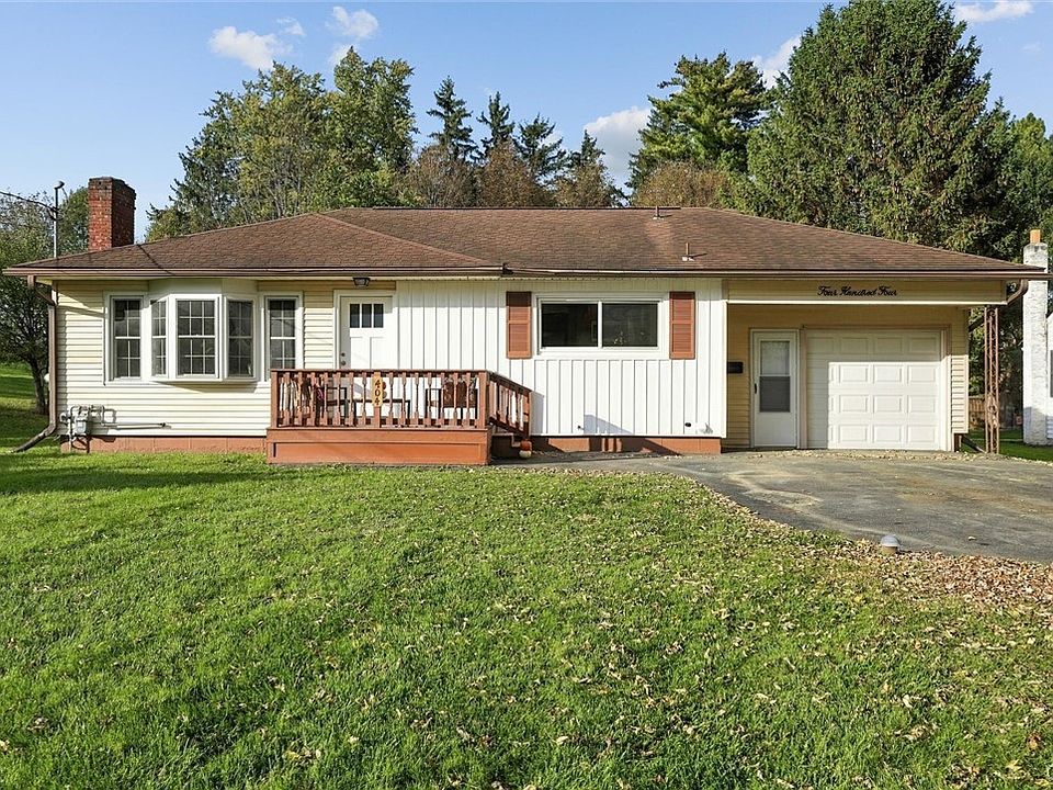 1st image of 404 Fern Rd