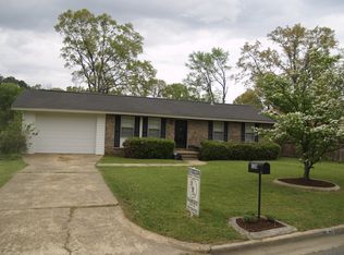 528 Highland Oaks Dr, Tuscaloosa, AL 35405