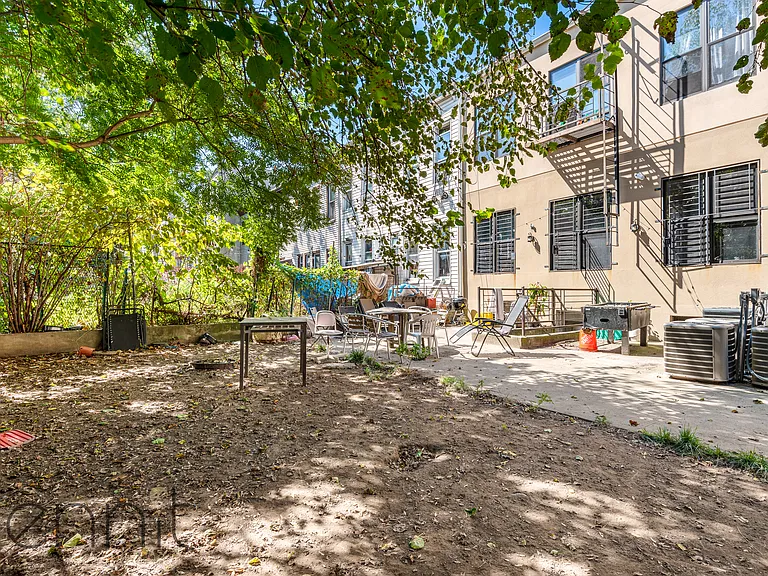 914 Hart St #1R — Photo 17