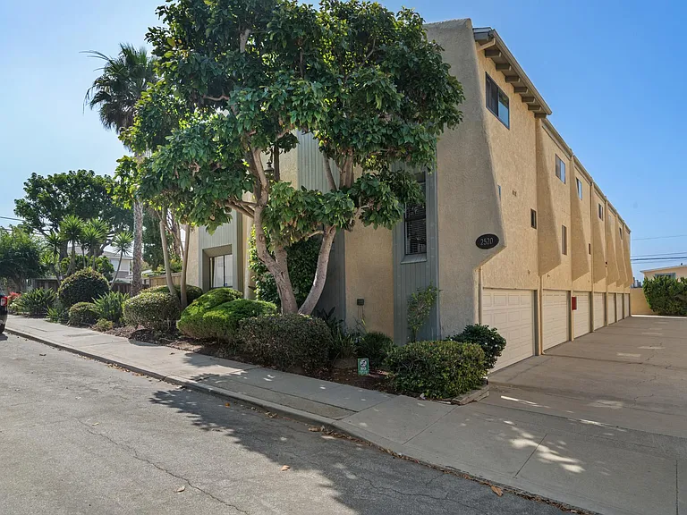 2520 Ruhland Ave #D — Photo 16