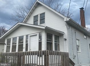 21 Holly Rd, Clementon, NJ 08021