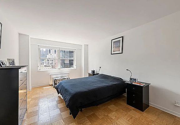 3rd image of 211 E 53rd St APT 11E