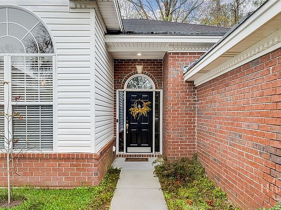 4th image of 220 Parkview Court