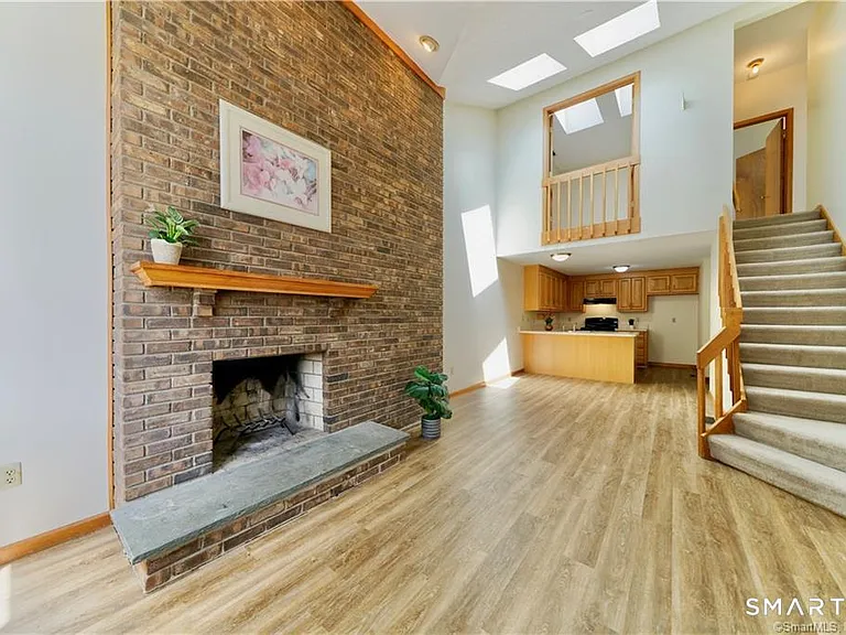 33 Ivy Ln #33 — Photo 1