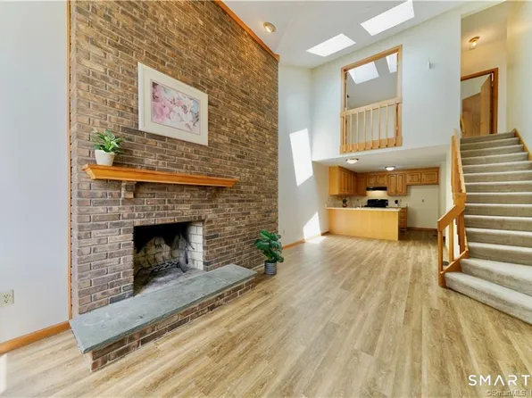 33 Ivy Ln Unit 33, South Windsor, CT 06074