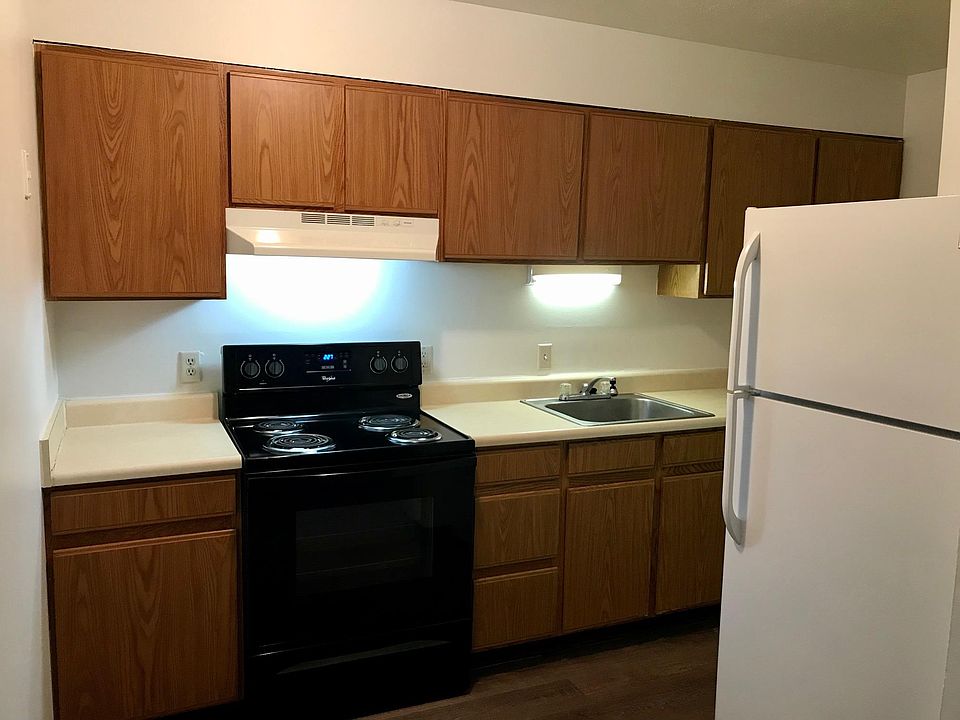 1st image of 93 W Maple St Unit 1