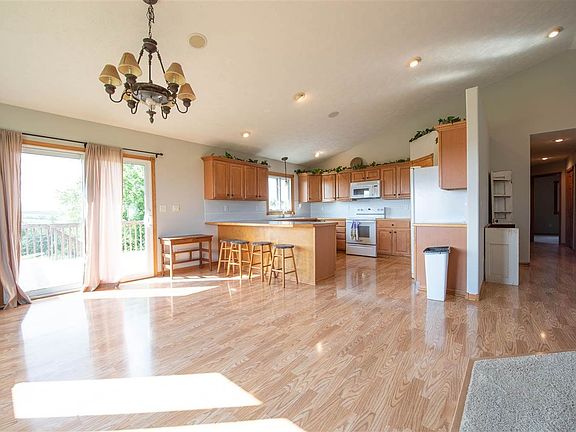5th image of 4840 Dove Hill Ave