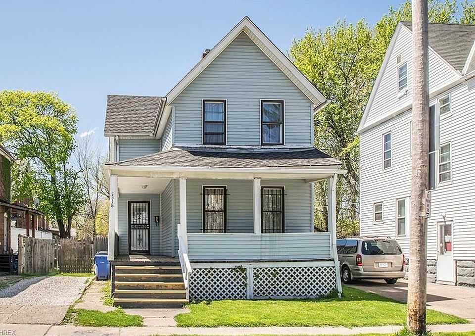 1st image of 1318 W 95th St