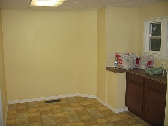 Kitchen (eat-in)