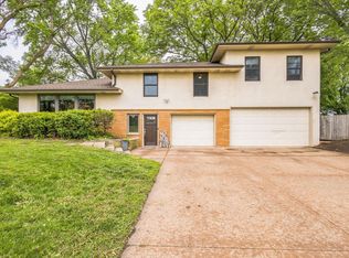 816 Glenbrook Ave N, Oakdale, MN 55128