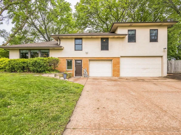 816 Glenbrook Ave N, Oakdale, MN 55128