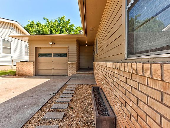 5th image of 1222 Rose Dr