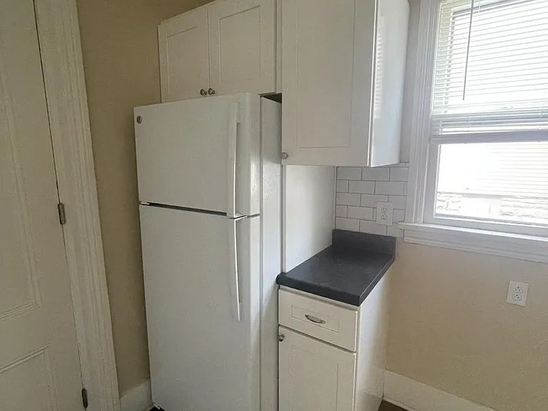 49 Vick Park #A — Photo 3