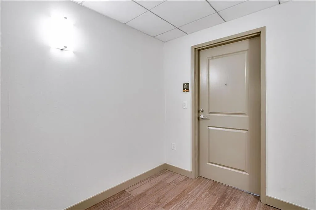 2 bed, 2.0 bath, 1429 sqft, $2,900 — Photo 3