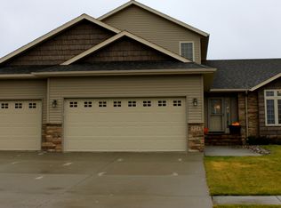 524 Hampton Dr W, Moorhead, MN 56560